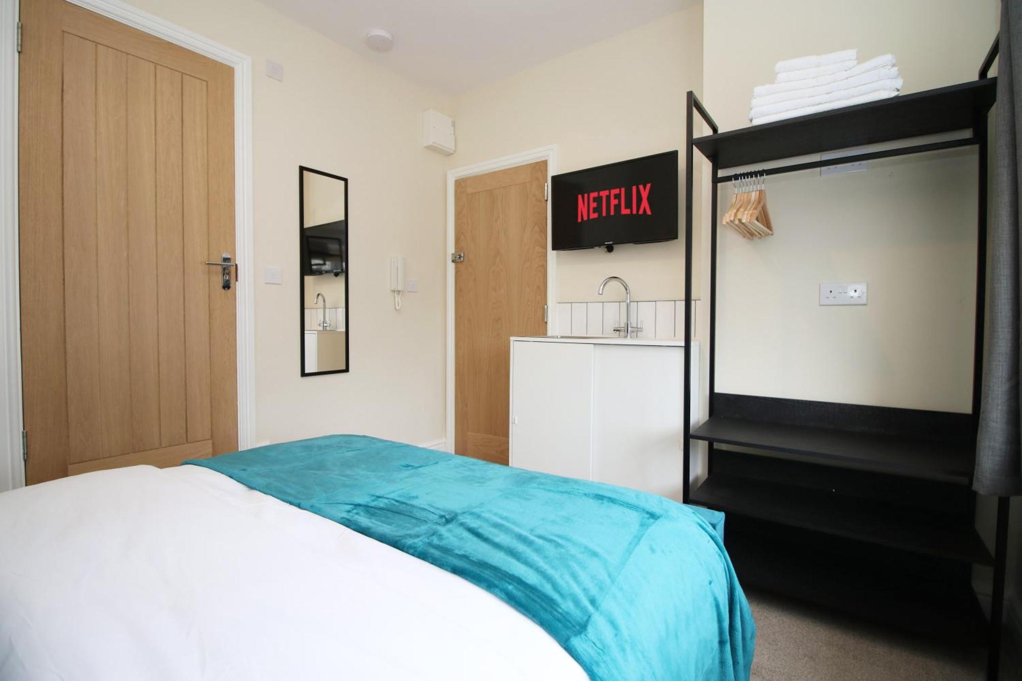 Luxury 4 Bedroom 4 Ensuite Home In Penarth Cardiff Buitenkant foto